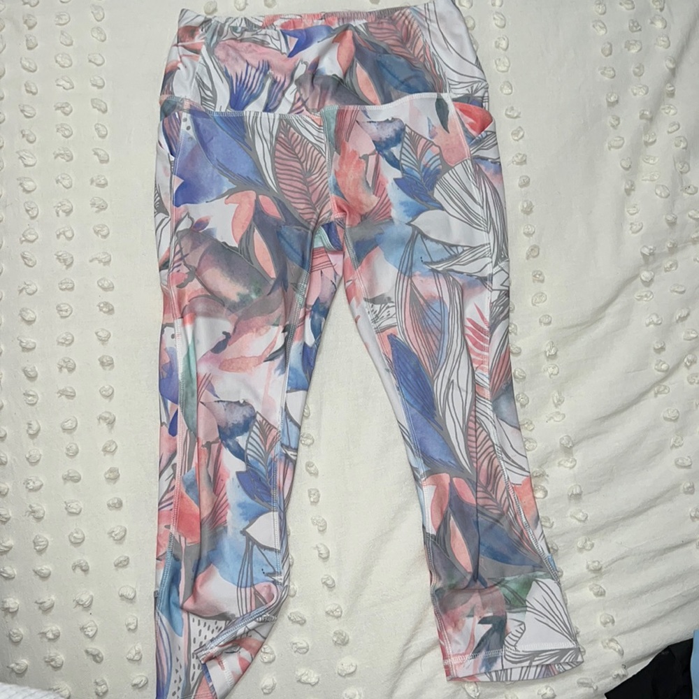 Printed Floral Capri Leggings - Pink & Blue